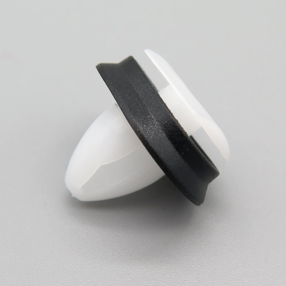 Exterior Moulding Clip, White with Integrated Rubber Seal - image 3