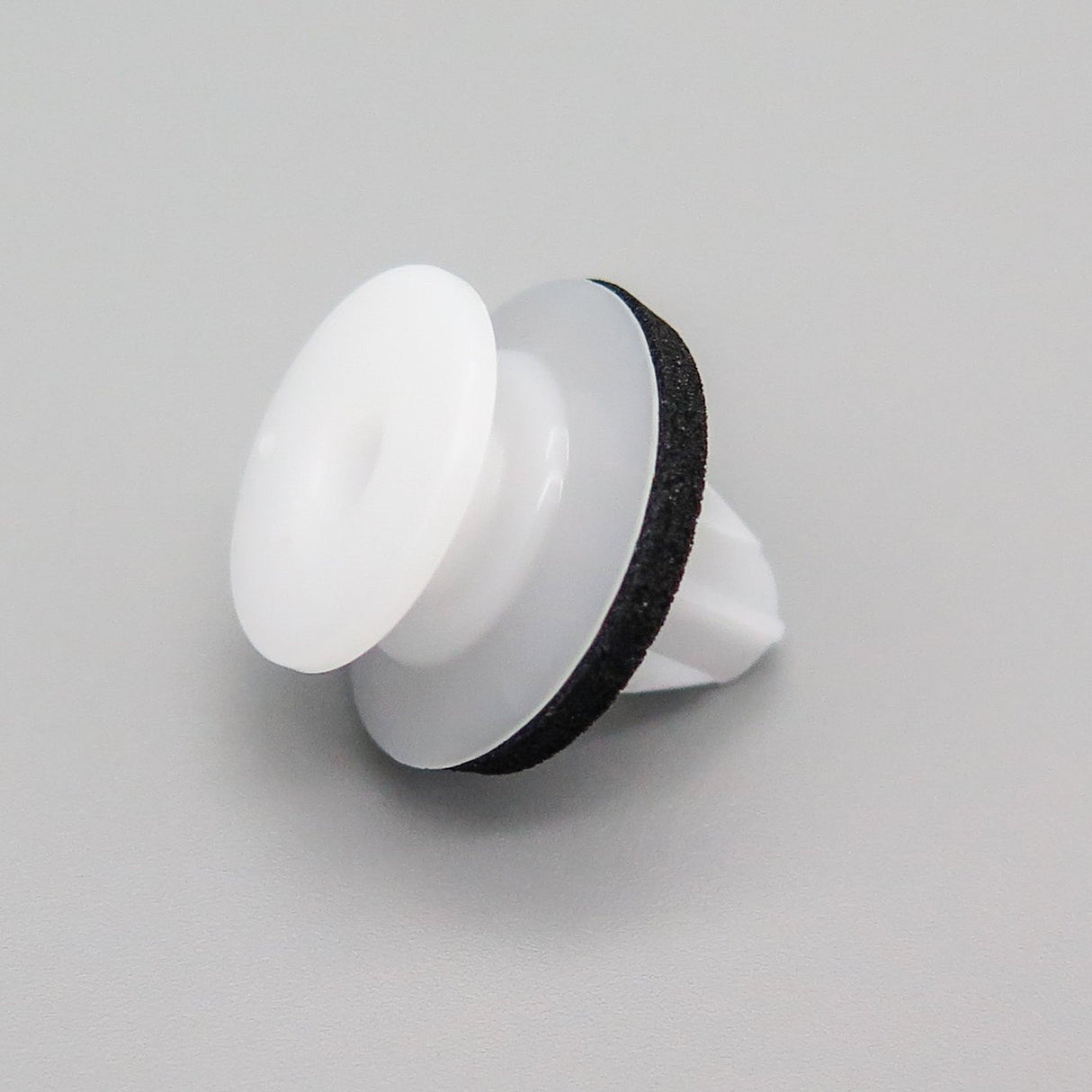Trim Moulding Clip, White With Washer - image 3