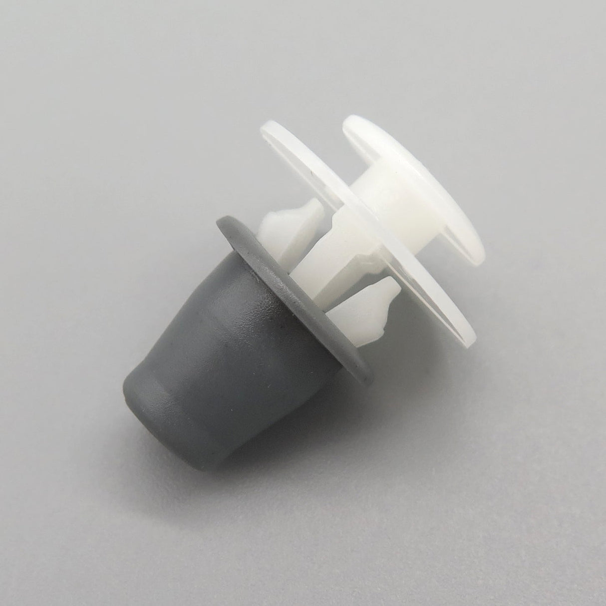 Trim Moulding Clips with Rubber Grommet - image 3