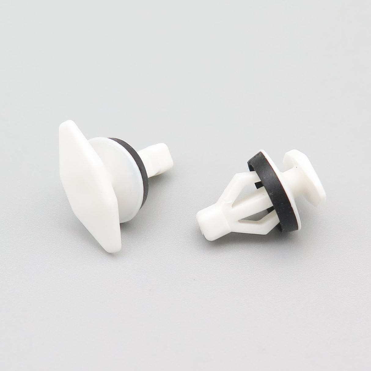 Weatherstrip Seal Clip, White with Rubber Seal - image 3