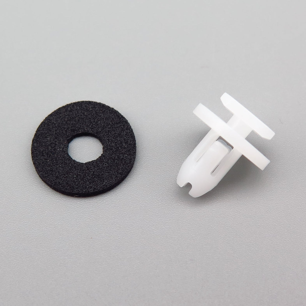 Trim Moulding Clips, White with Washer - image 3