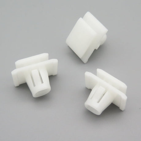 Plastic Fastener, Trim & Moulding Clip, White