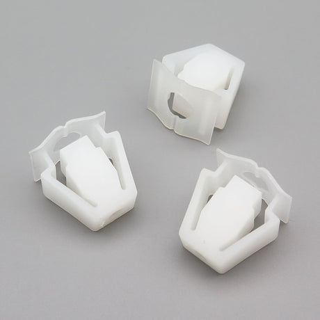 Bumper Clip, Insert Grommet, White