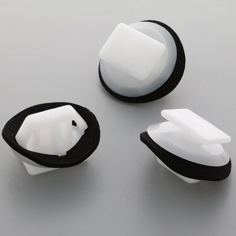 Skirt Moulding Clip, White with Washer