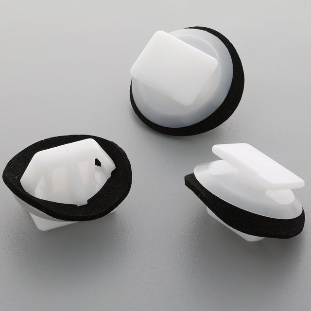 Skirt Moulding Clip, White with Washer