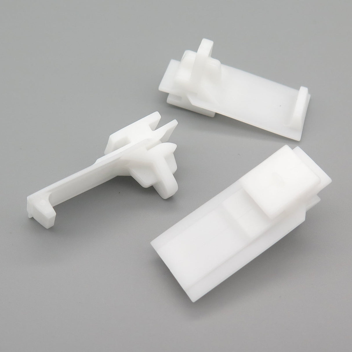 Body Moulding Trim Clip, White