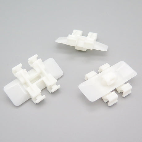 Body Moulding Clips, White