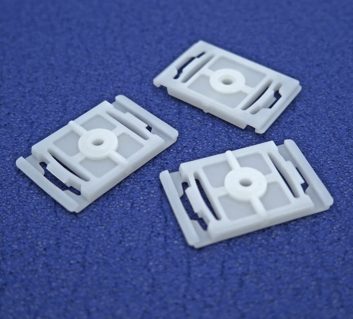 Plastic Fastener, Exterior Side Moulding Retainer