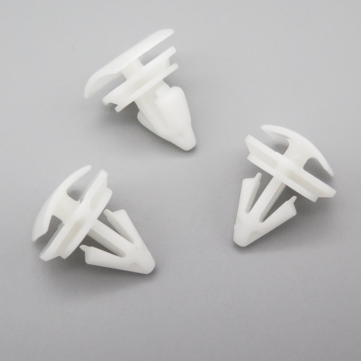 Side Moulding Clip - image 3
