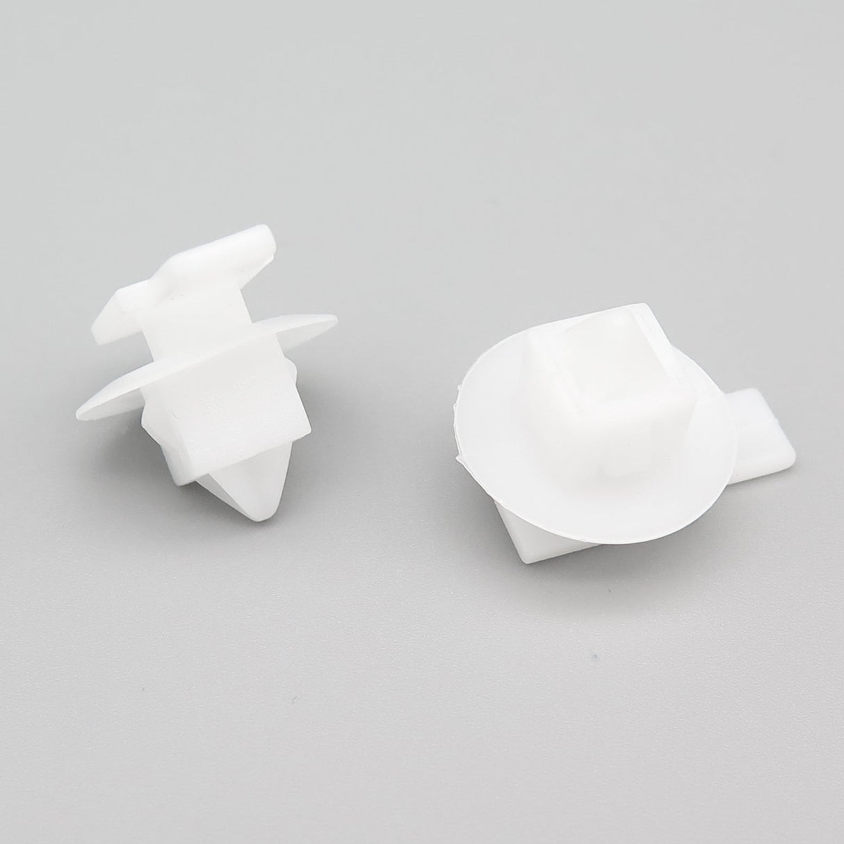 Exterior Moulding Clip - image 3