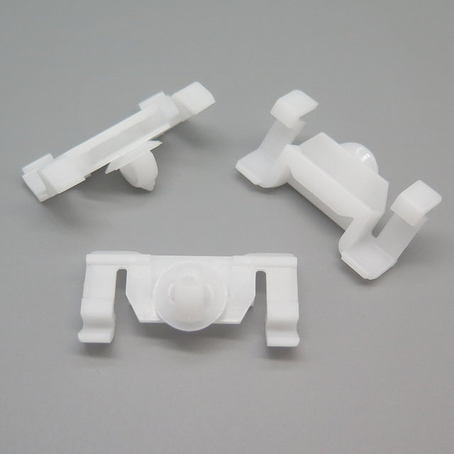 Body Moulding Retaining Clip, White